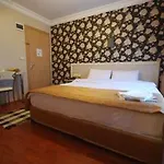 Mini 2* Izmir