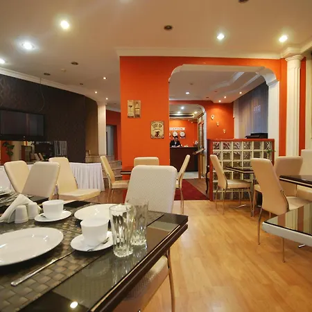 Hotel Mini 2*