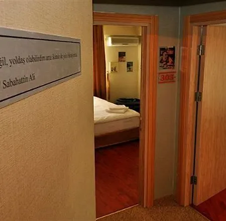 Otel Mini 2*
